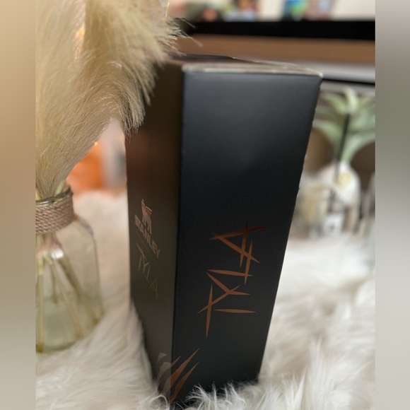 STANLEY x TYLA 40 oz Quencher~ BNIB 🔥🔥🐅🍃😍 ❌SOLD OUT! - Picture 8 of 17